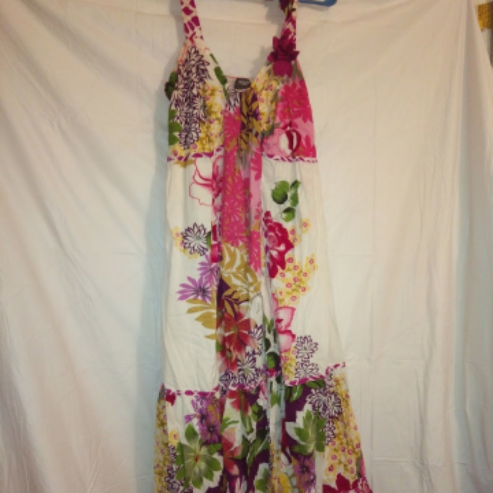 50 Plus Sized Dresses - Picture 7 of 16